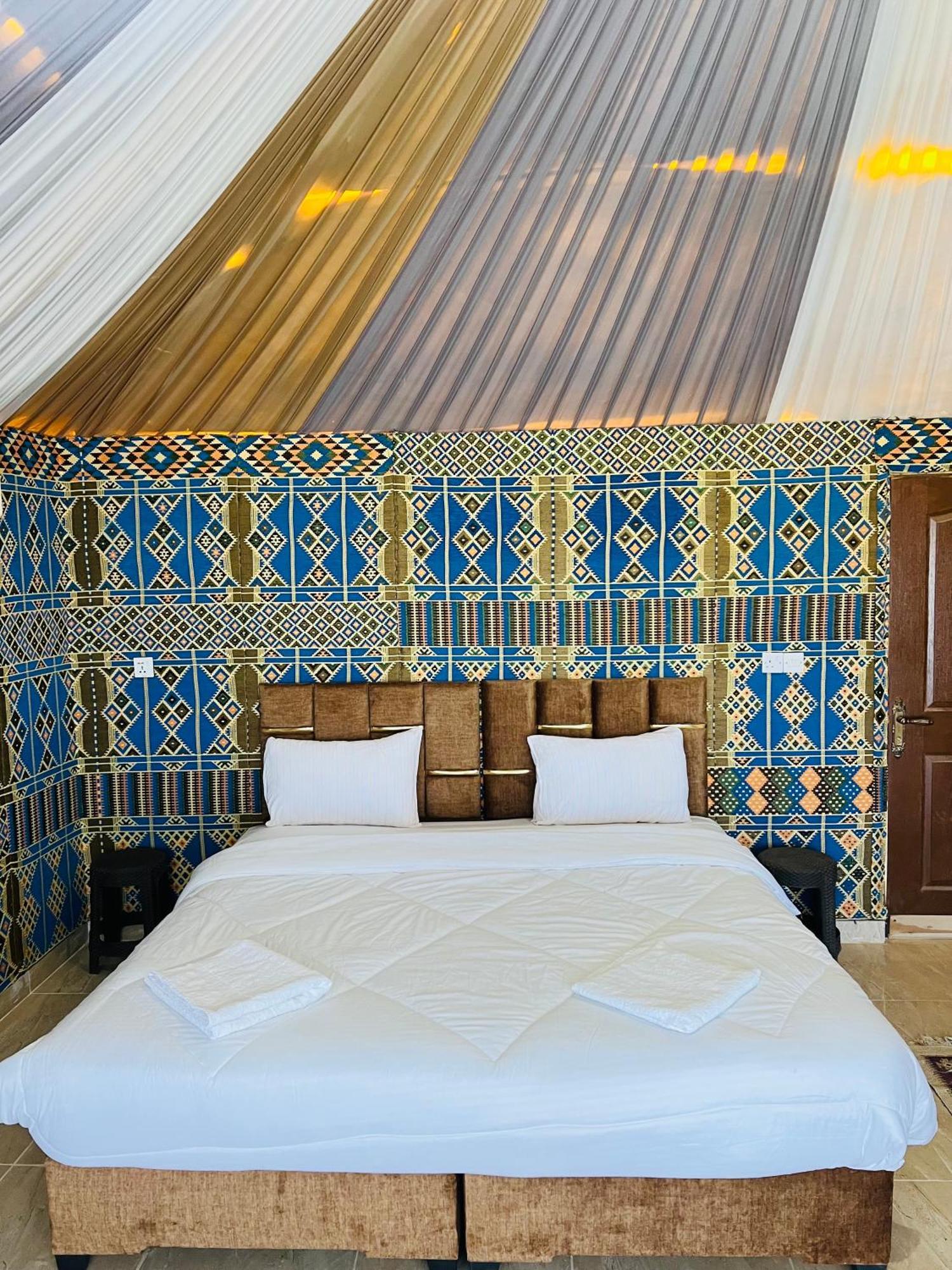 Abdullah Luxury Camp Apartment Wadi Rum Ngoại thất bức ảnh